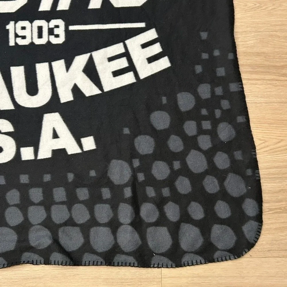 Harley-Davidson American Legends‎ Fleece Blanket Genuine Milwaukee USA Black